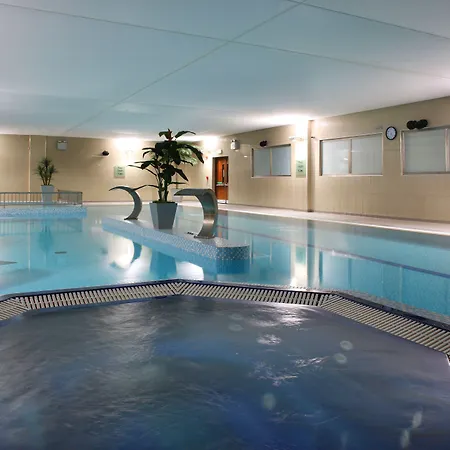 Maldron Hotel 3*