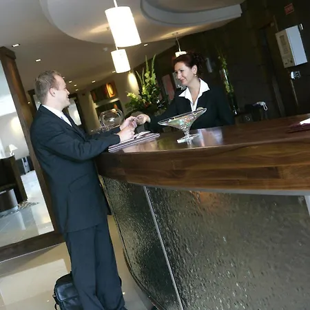 Maldron Hotel